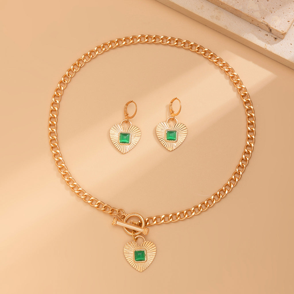 Diamond Heart Pendant Necklace Set – Luxury Style