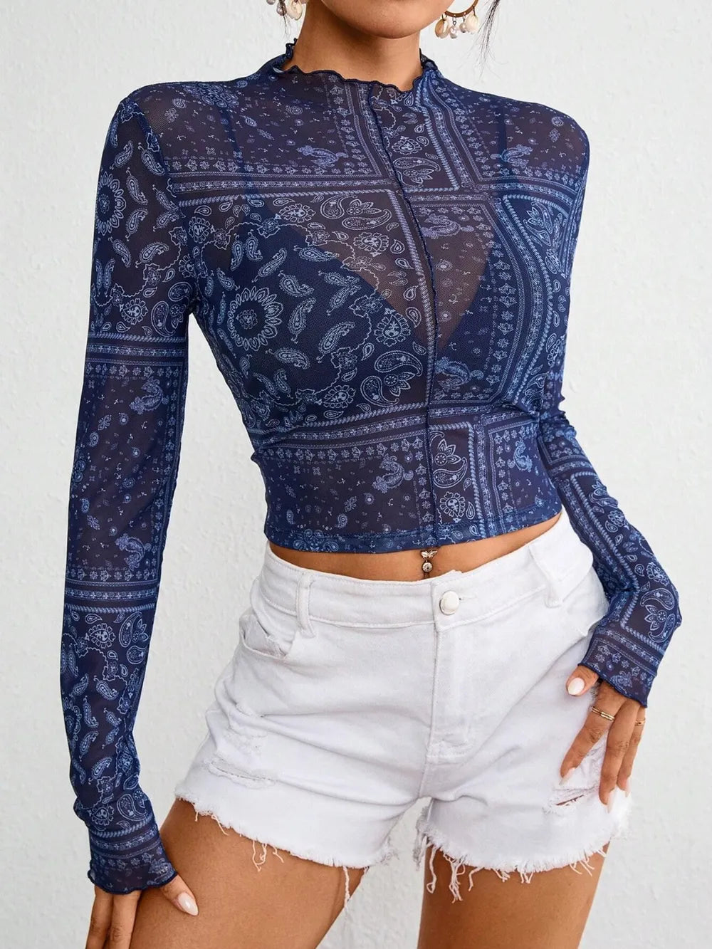 Blusa transparente de cuello alto y manga larga para mujer - foto 2