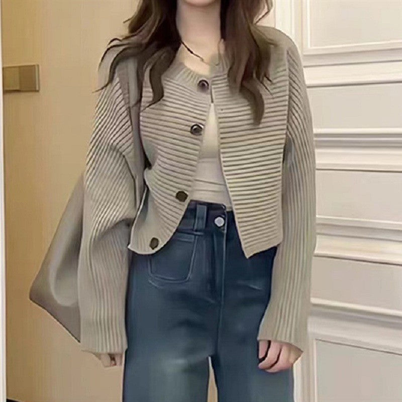 Knitted cardigan sweater jacket for women
