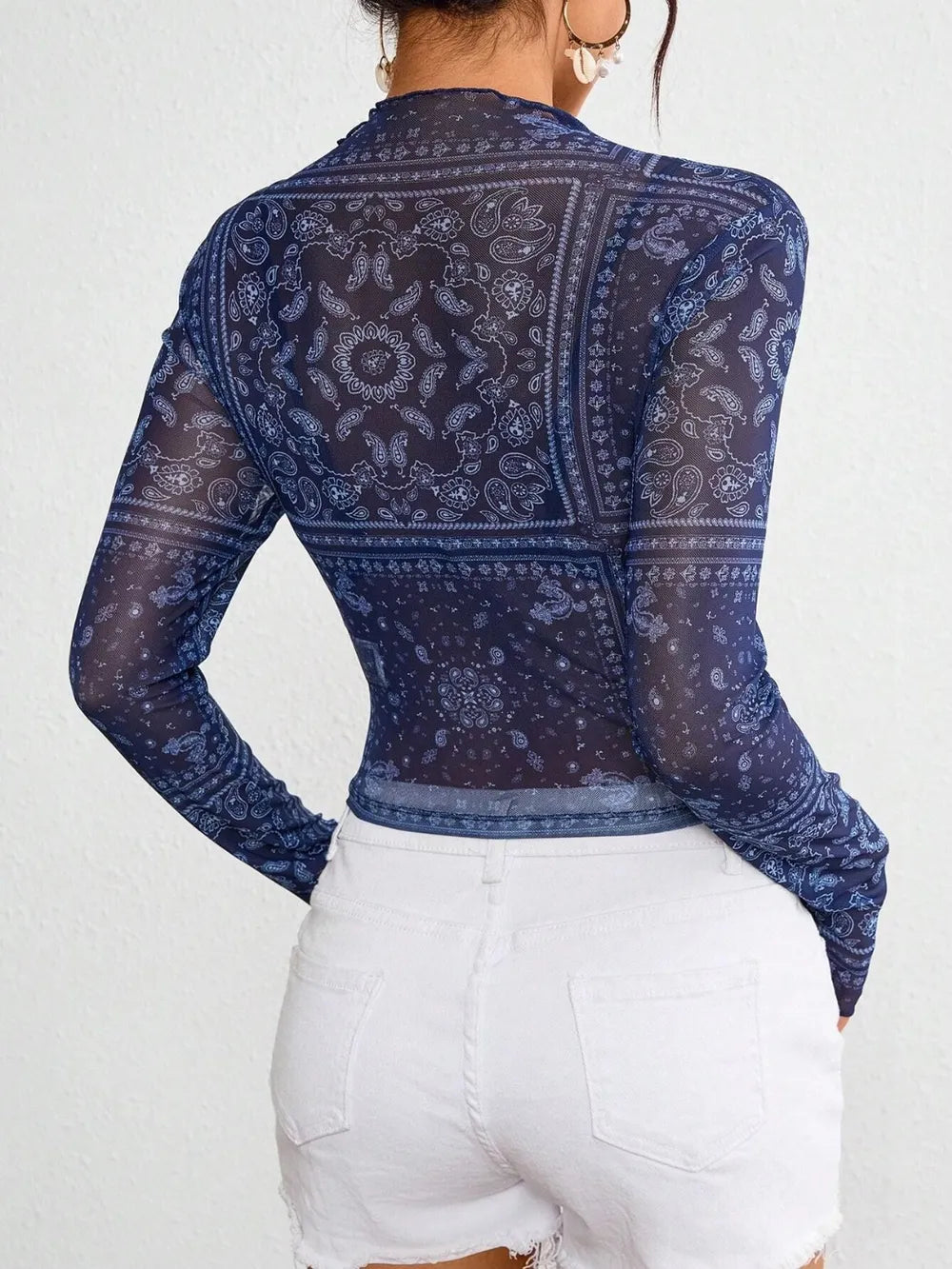 Blusa transparente de cuello alto y manga larga para mujer - foto 3